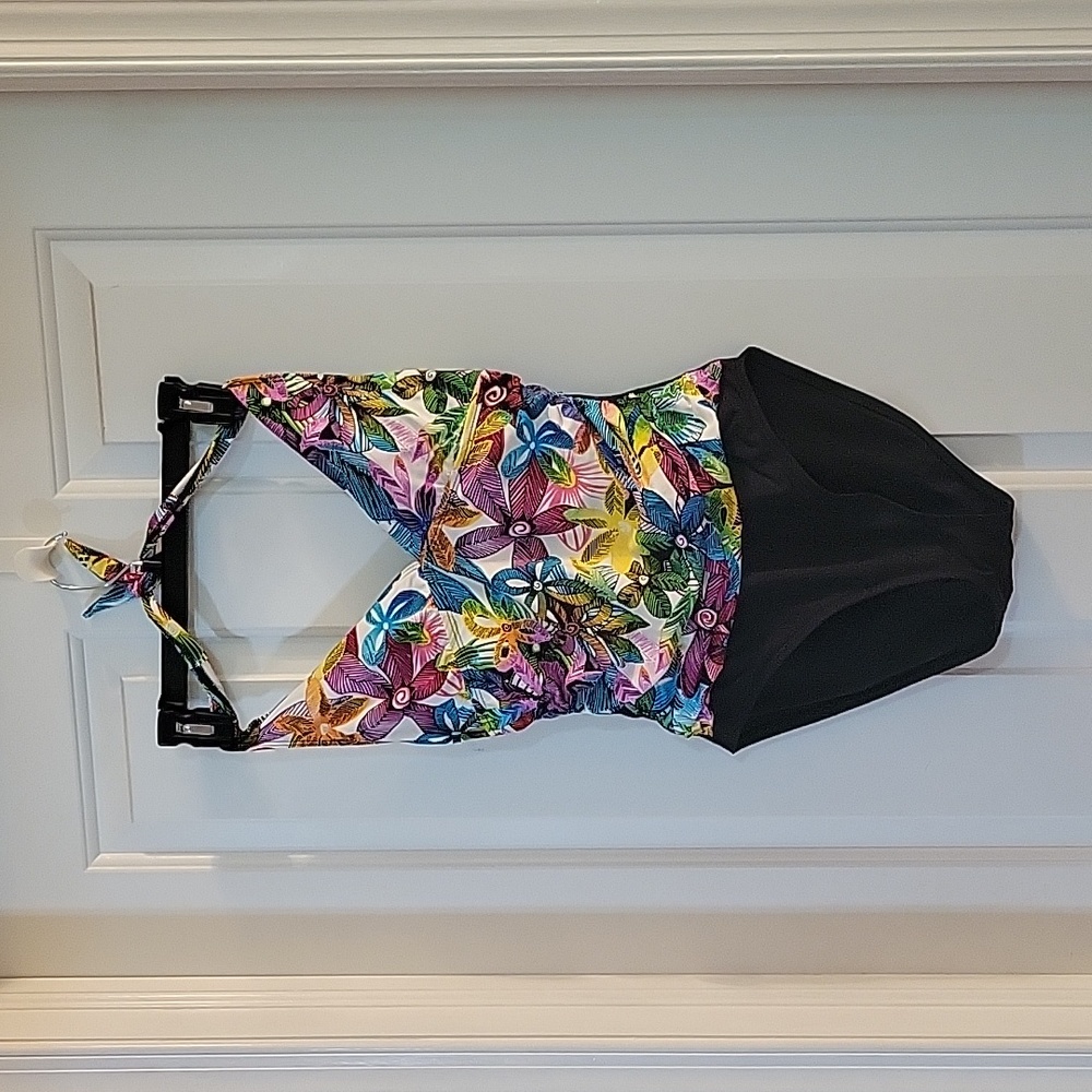 La blanca floral pink blue black  one piece 10